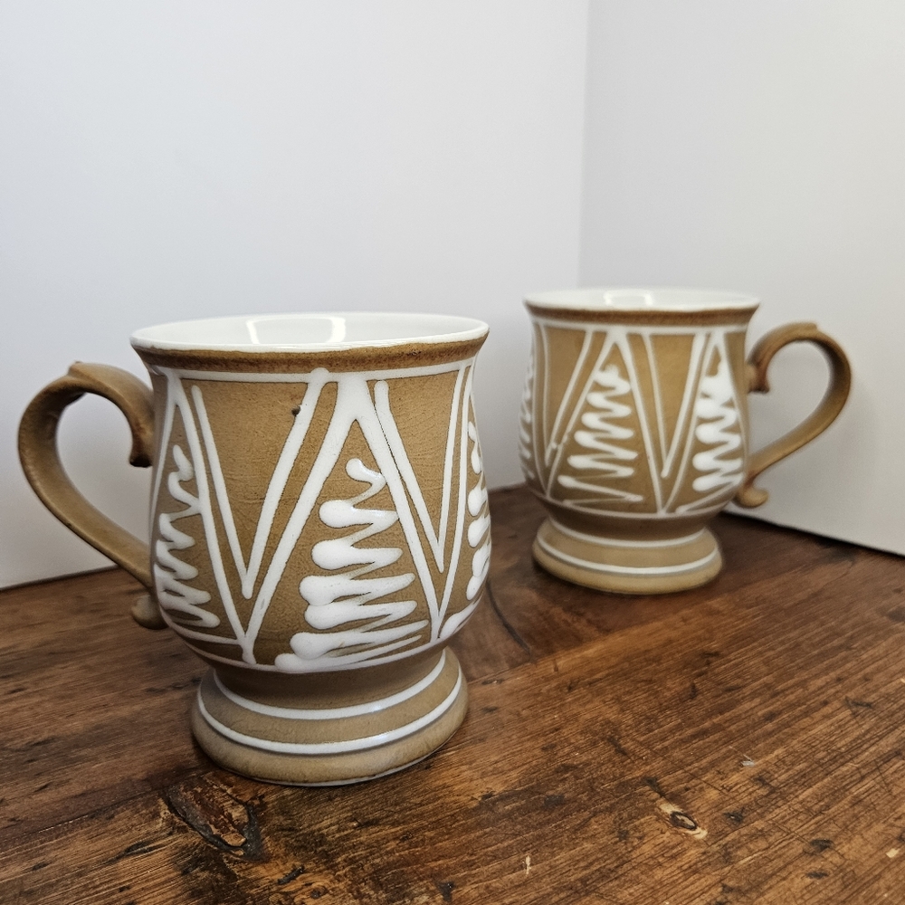 Vintage Midcentury Japan Golden Brown And White Mugs W/ Pedestal Bottom (2 Cups)